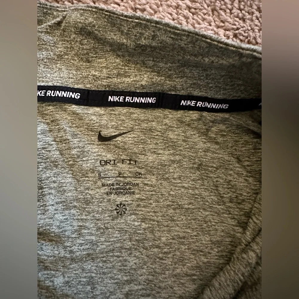 Nike Dri-FIT Quarter Zip Top. - Picture 3 of 5